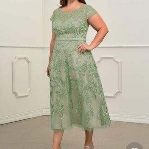 Azazie dress size 18 NWT